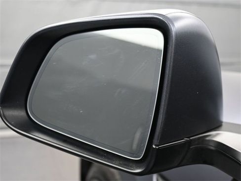 Used 2021 Tesla Model Y Long Range image 8