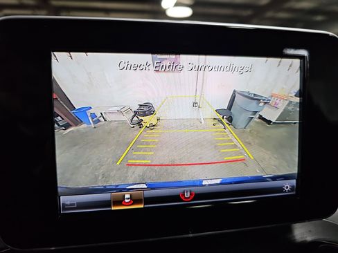 Used 2018 Mercedes-Benz GLC 300 4MATIC image 24