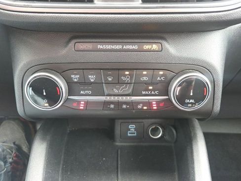 Used 2023 Ford Escape Active w/ Cold Weather Package FWD image 33