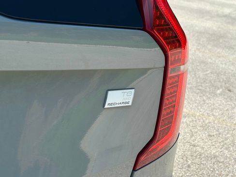 Used 2024 Volvo XC90 T8 Plus w/ Protection Package Premier AWD/4WD image 16