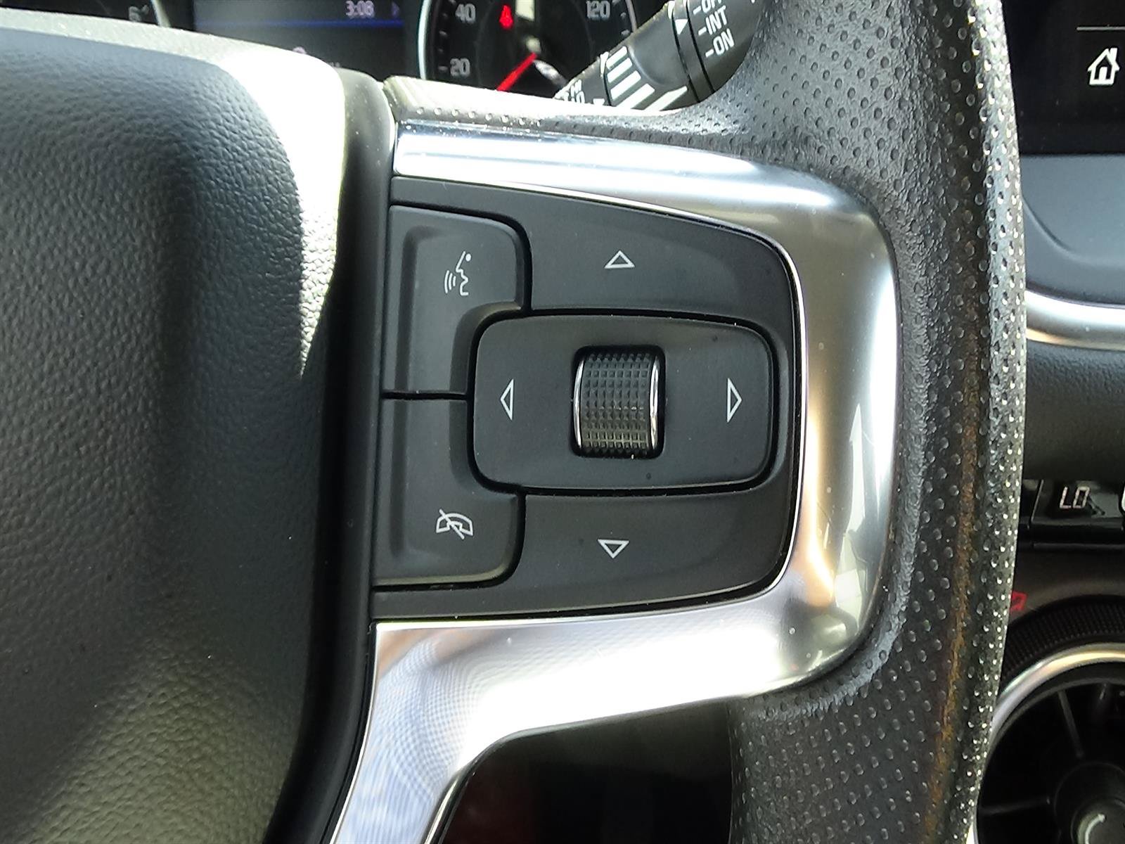 Used 2025 Chevrolet Blazer LT FWD image 24