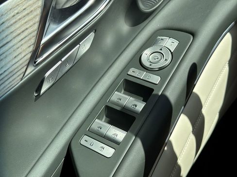 Used 2025 Genesis GV80 3.5T Prestige image 15