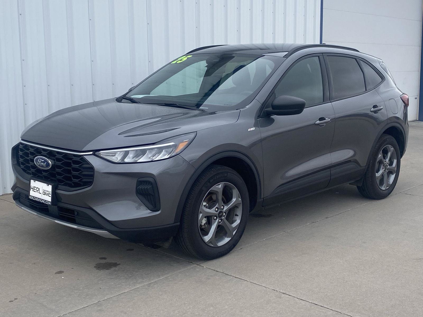 Used 2025 Ford Escape ST-Line AWD/4WD image 1