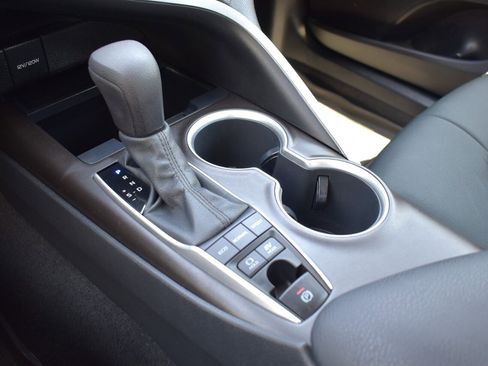 Used 2021 Toyota Camry LE FWD image 23