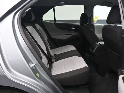 Used 2023 Chevrolet Equinox LT w/ Driver Convenience Package image 17