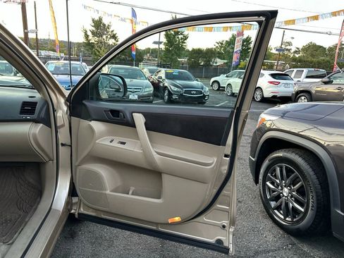 Used 2010 Toyota Highlander 4WD image 19