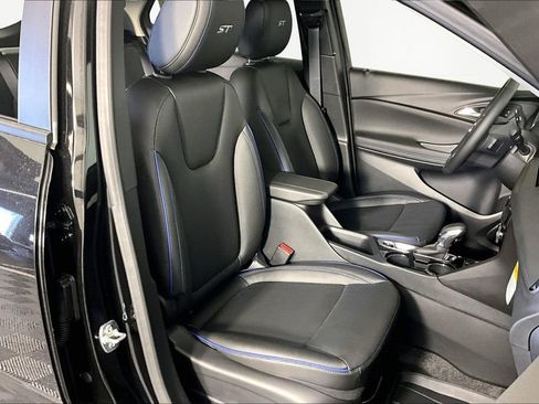 New 2026 Buick Encore GX Sport Touring w/ Comfort Package FWD image 11