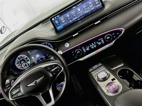 Used 2025 Genesis GV70 3.5T Sport w/ Sport Advanced Package AWD/4WD image 19