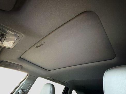 Used 2017 Toyota Highlander XLE AWD/4WD image 27