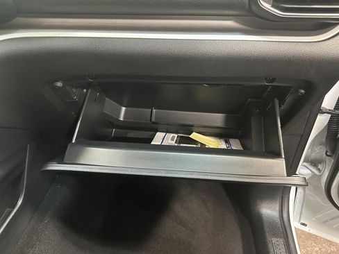 Used 2022 Ford Explorer XLT image 90