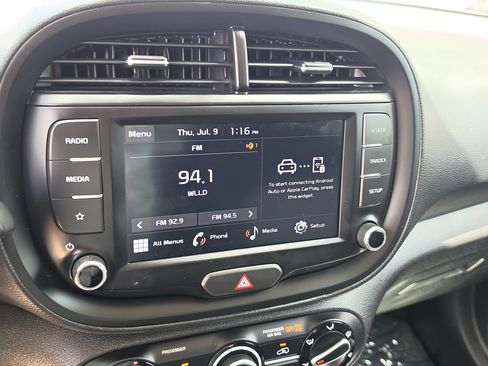 Certified 2025 Kia Soul LX FWD image 22