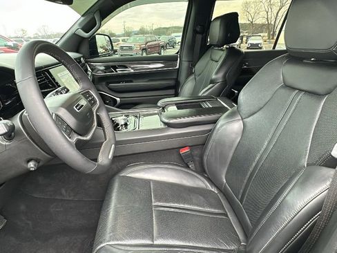 Used 2022 Jeep Wagoneer Series III w/ Premium Group I image 9