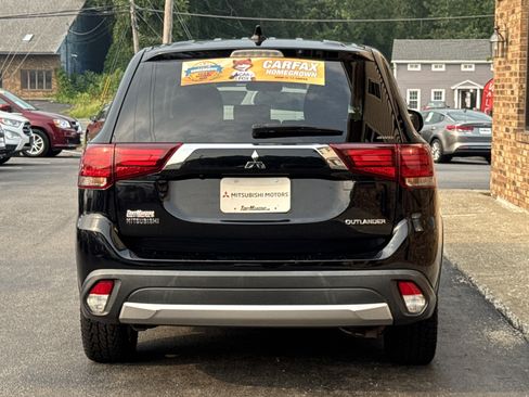 Used 2017 Mitsubishi Outlander ES AWD/4WD image 4