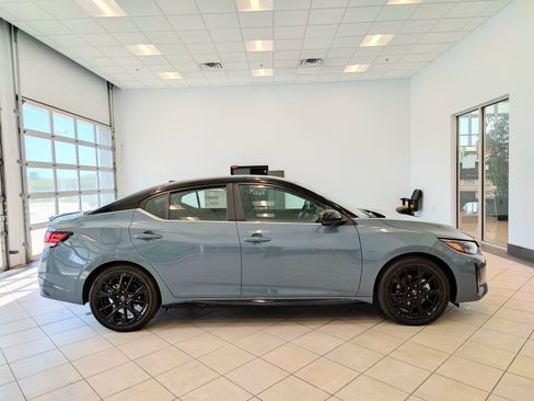 New 2025 Nissan Sentra SR w/ Midnight Edition image 2