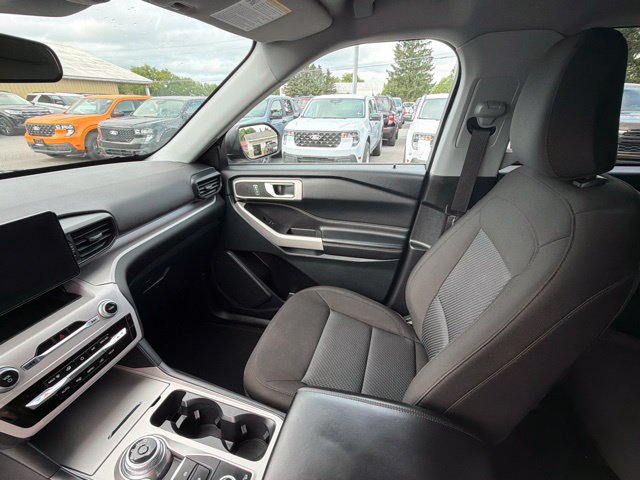 Used 2023 Ford Explorer XLT AWD/4WD image 25