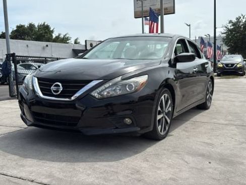 Used 2017 Nissan Altima 3.5 SR FWD image 10