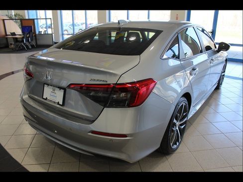 Certified 2024 Honda Civic Touring image 5