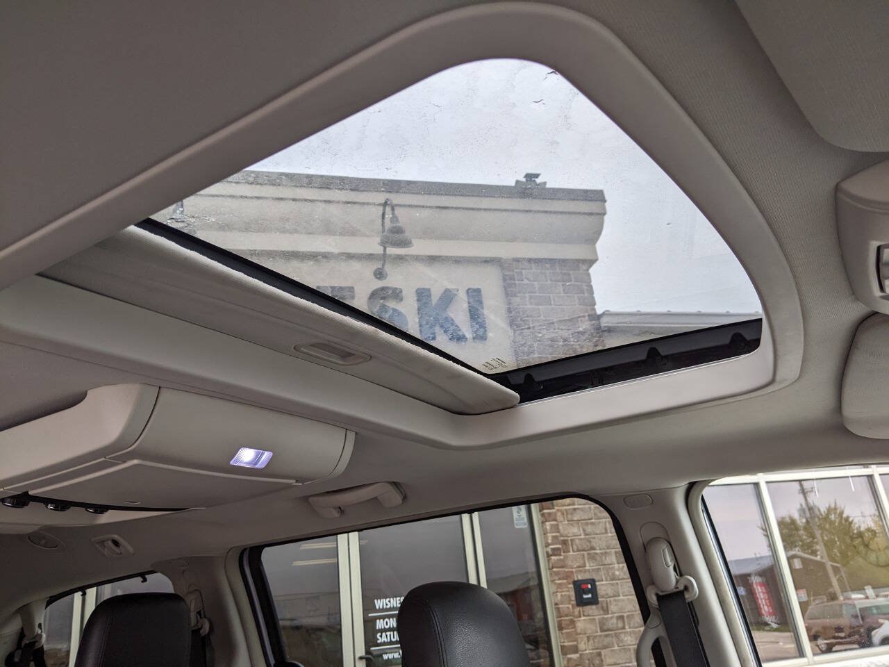 Used 2013 Chrysler Town & Country Touring-L w/ Entertainment Group #2 FWD image 20