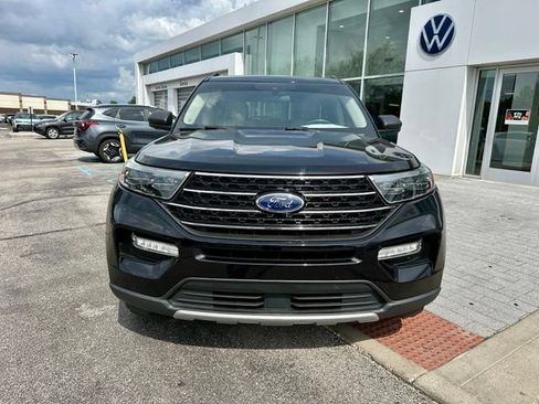 Used 2021 Ford Explorer XLT w/ Equipment Group 202A RWD image 2