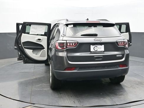 Used 2021 Jeep Compass Latitude w/ Convenience Group FWD image 64