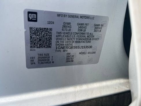 Used 2025 Chevrolet Traverse LT FWD image 9