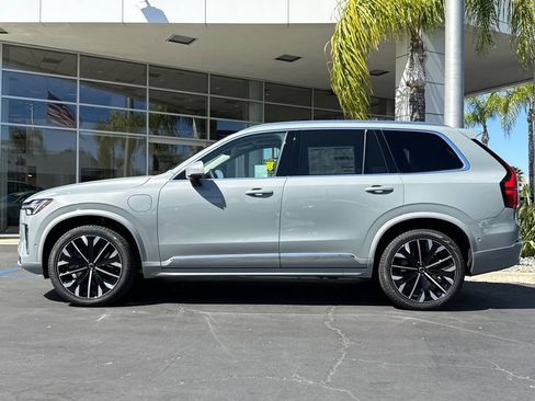 New 2026 Volvo XC90 T8 Plus AWD/4WD image 2
