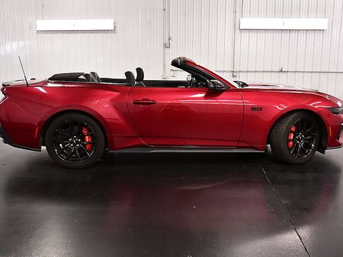 Used 2025 Ford Mustang GT Premium RWD image 8