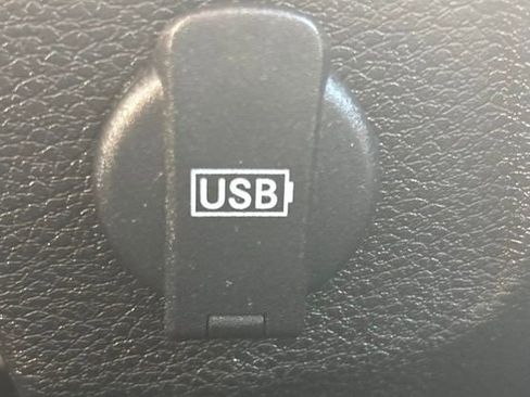 Used 2020 RAM 1500 Tradesman w/ Chrome Appearance Group RWD image 33