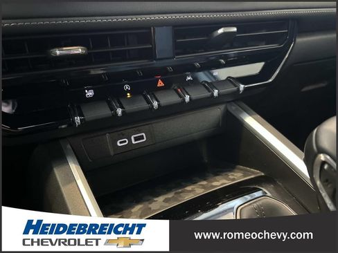 Used 2023 Chevrolet Colorado LT w/ LT Convenience Package AWD/4WD image 23
