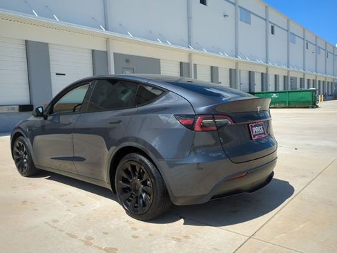 Used 2021 Tesla Model Y Long Range AWD/4WD image 8