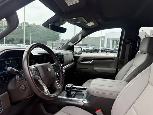 Used 2023 Chevrolet Silverado 1500 LTZ w/ Technology Package AWD/4WD image 4