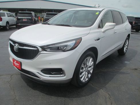 Used 2021 Buick Enclave Premium w/ Sun and Sites Package FWD image 12