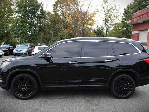 Used 2017 Honda Pilot Elite image 2