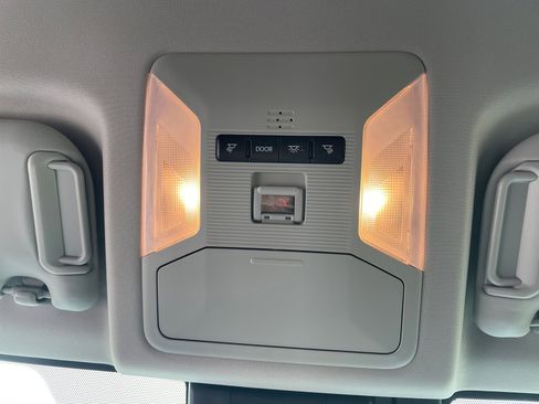 Used 2020 Toyota RAV4 XLE image 26