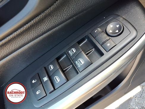 Used 2020 Jeep Cherokee Latitude Plus w/ Cold Weather Group AWD/4WD image 16