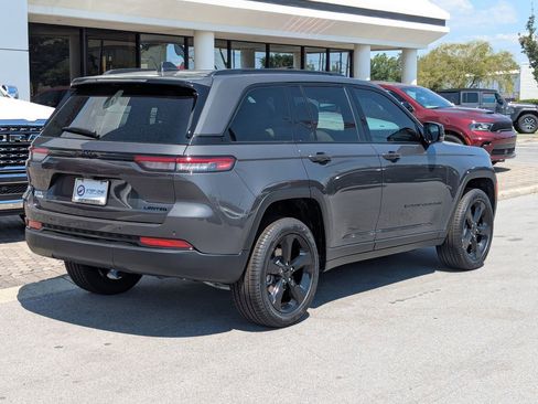 New 2025 Jeep Grand Cherokee Limited w/ Black Appearance Package RWD image 5