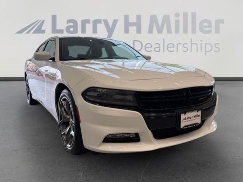 Used 2015 Dodge Charger SXT w/ Plus Group RWD image 7