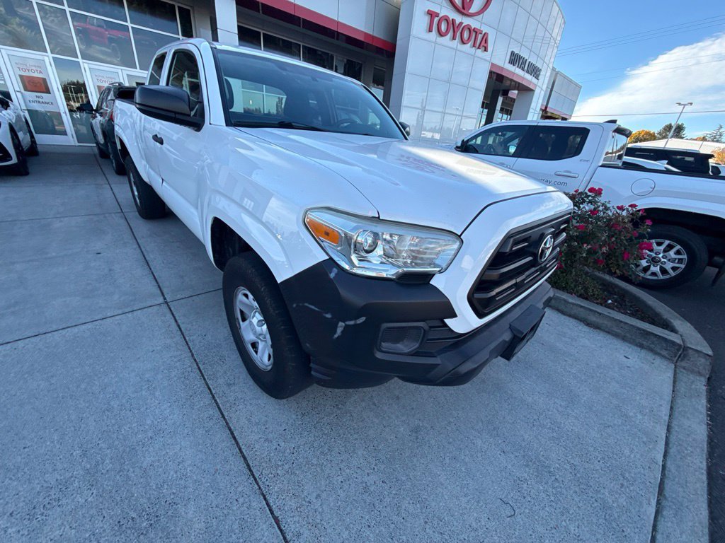 Used 2017 Toyota Tacoma SR RWD image 3