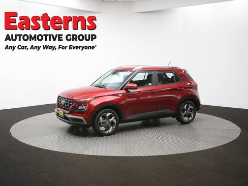 Used 2024 Hyundai Venue SEL image 57