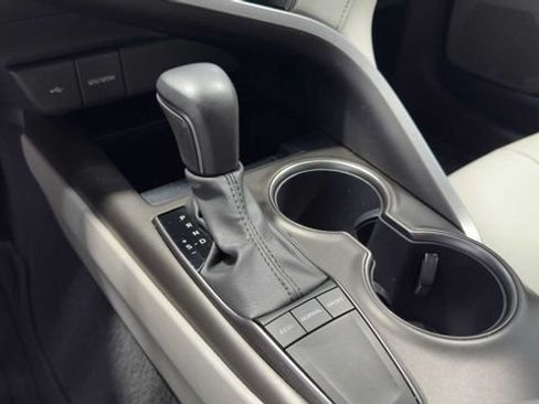 Used 2023 Toyota Camry SE FWD image 23