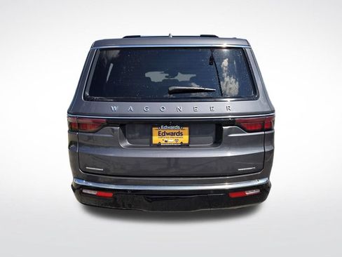 Used 2022 Jeep Wagoneer Series I w/ Premium Group I AWD/4WD image 4