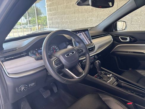Used 2025 Jeep Compass Limited AWD/4WD image 35