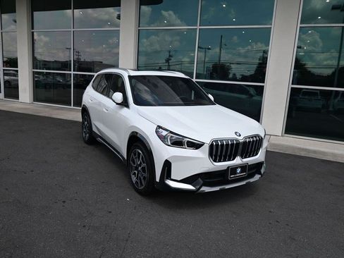 Used 2025 BMW X1 xDrive28i w/ Convenience Package AWD/4WD image 5
