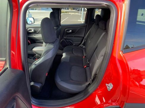 Used 2023 Jeep Renegade Trailhawk image 27