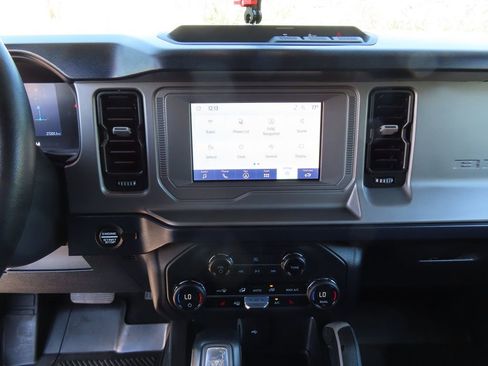 Used 2023 Ford Bronco Outer Banks AWD/4WD image 19