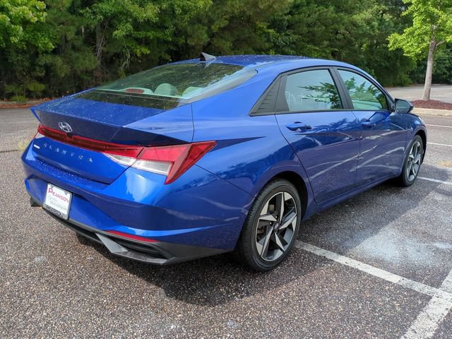 Used 2023 Hyundai Elantra SEL w/ Convenience Package FWD image 4