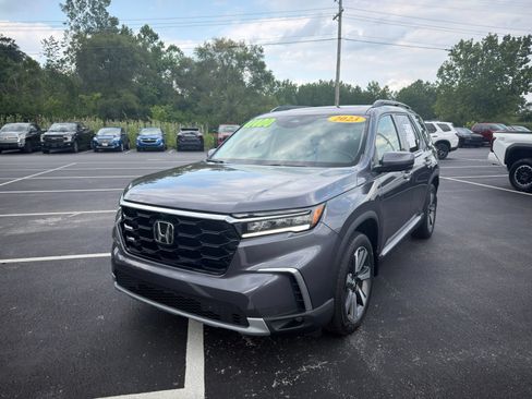 Used 2023 Honda Pilot Elite image 2