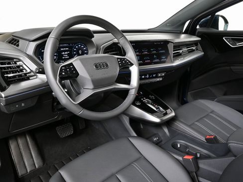 New 2025 Audi Q4 e-tron Prestige image 4