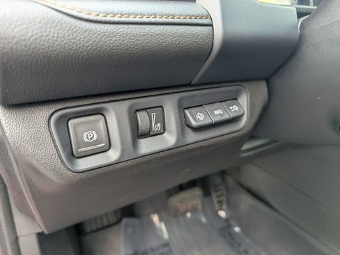 Used 2023 GMC Acadia AT4 w/ Technology Package AWD/4WD image 17