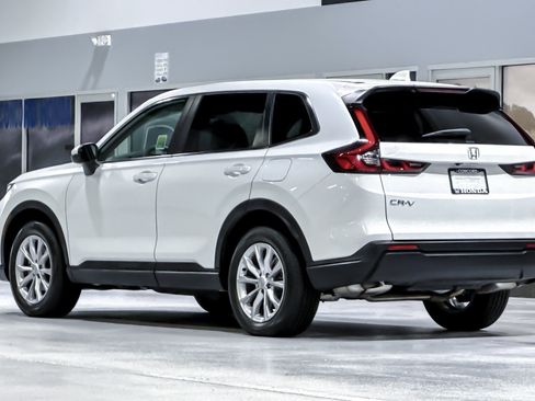 Used 2024 Honda CR-V EX image 3